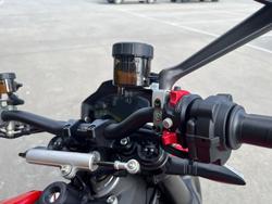 2022 DUCATI STREETFIGHTER V2 Red