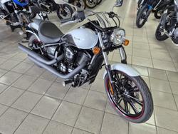 2016 Kawasaki Vulcan 900 Custom (VN900C) Vulcan White