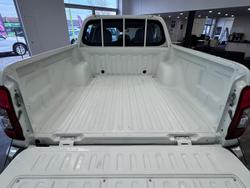 2022 Mitsubishi
Triton GLX
