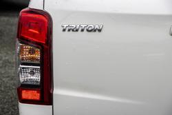 2021 Mitsubishi
Triton GLX