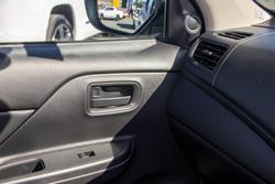 2021 Mitsubishi
Triton GLX