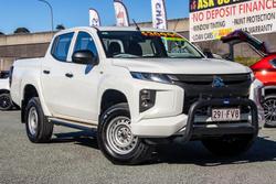 2021 Mitsubishi
Triton GLX