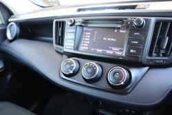 2017 Toyota
RAV4 GX