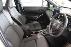 2023 Toyota
Corolla Cross GXL