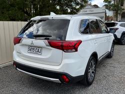 2018 Mitsubishi
                Outlander LS