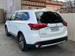 2018 Mitsubishi
                Outlander LS