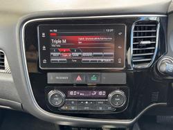 2018 Mitsubishi
                Outlander LS