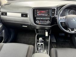 2018 Mitsubishi
                Outlander LS