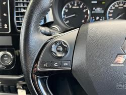 2018 Mitsubishi
                Outlander LS
