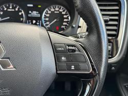 2018 Mitsubishi
                Outlander LS