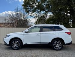 2018 Mitsubishi
                Outlander LS