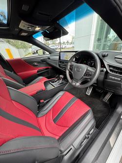 2024 Lexus
ES 300h F Sport