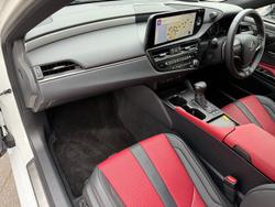 2024 Lexus
ES 300h F Sport