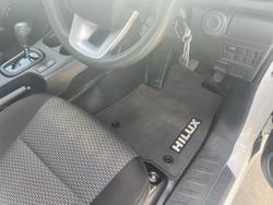 2017 Toyota
Hilux Workmate