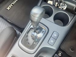 2017 Toyota
Hilux Workmate
