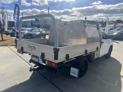 2017 Toyota
Hilux Workmate
