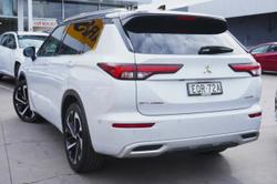 2021 Mitsubishi
Outlander Exceed Tourer