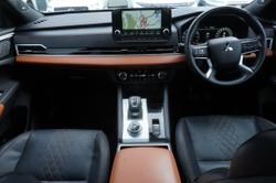 2021 Mitsubishi
Outlander Exceed Tourer