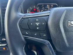 2023 Isuzu
MU-X LS-T