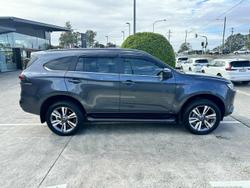 2023 Isuzu
MU-X LS-T