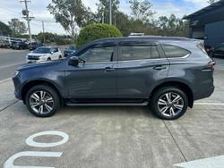 2023 Isuzu
MU-X LS-T