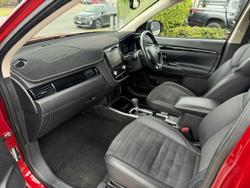 2020 Mitsubishi
Outlander LS