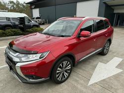 2020 Mitsubishi
Outlander LS