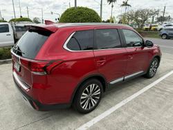 2020 Mitsubishi
Outlander LS