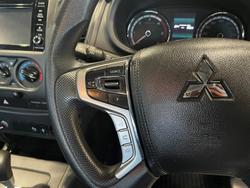 2021 Mitsubishi
Triton GLX