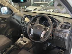2021 Mitsubishi
Triton GLX