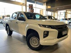 2021 Mitsubishi
Triton GLX