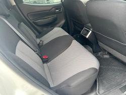 2022 Mitsubishi
Triton GLX+