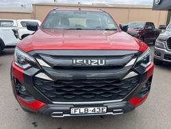 2024 Isuzu
D-MAX X-TERRAIN