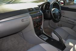 2005 Mazda
3 Neo