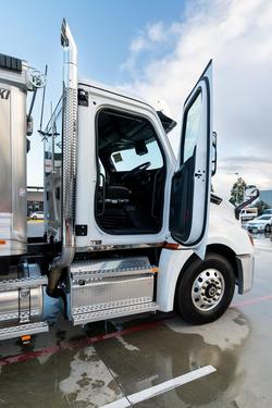 2024 Freightliner Cascadia 126 Tipper White