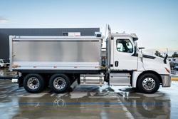 2024 Freightliner Cascadia 126 Tipper White