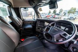 2024 Freightliner Cascadia 126 Tipper White