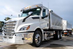 2024 Freightliner Cascadia 126 Tipper White