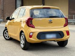 2017 Kia
                Picanto S