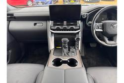 2024 Toyota
Landcruiser VX