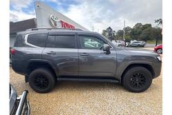 2024 Toyota
Landcruiser VX