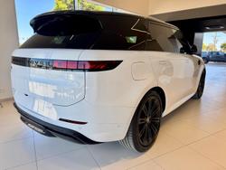 2024 Land Rover
Range Rover Sport D350 Dynamic HSE