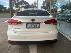 2017 Kia
Cerato S