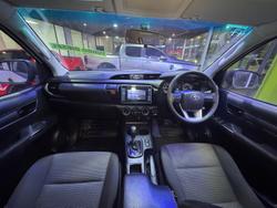 2017 Toyota
Hilux Workmate