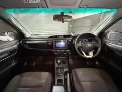 2017 Toyota
Hilux Workmate
