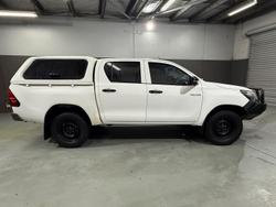 2017 Toyota
Hilux Workmate