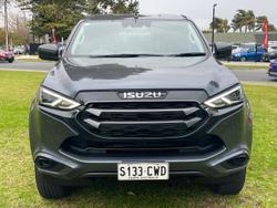 2022 Isuzu
MU-X LS-M