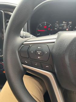 2022 Isuzu
MU-X LS-M