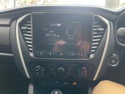 2022 Isuzu
MU-X LS-M