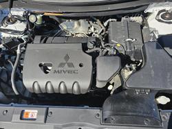 2018 Mitsubishi Outlander ES ZL MY19 White